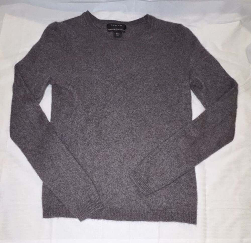 Tahari Pure Luxe Cashmere Sweater Size M Gray 100% Cashmere Long Sleeve